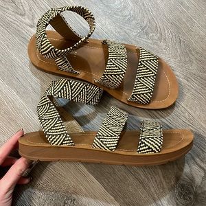 Cushionaire Ingedo Sandal size 7